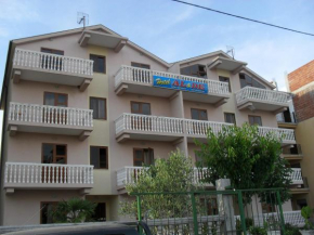 Гостиница Apartments Hotel AL&DE  Велипойе